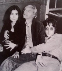 Andy Warhol, Yoko Ono ir John Lennon graibosi tarpusavy