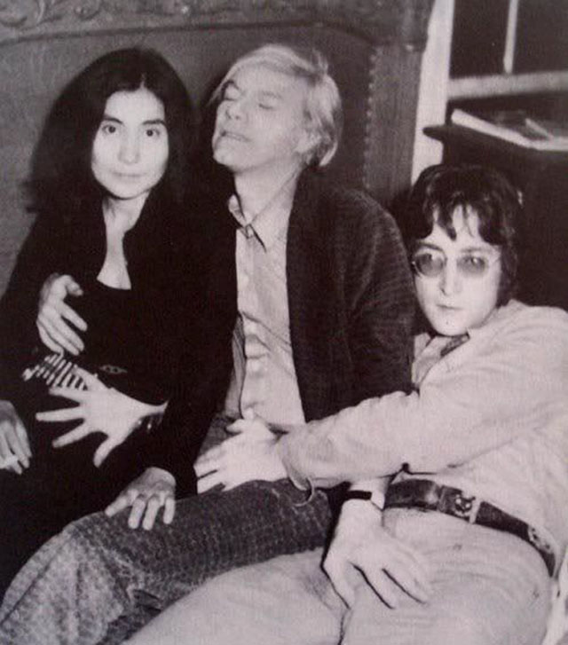 Andy Warhol, Yoko Ono ir John Lennon graibosi tarpusavy